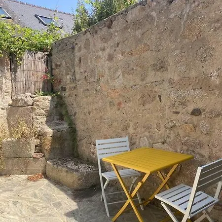 La Petite Maison De Coline Réville