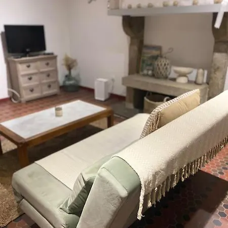 بيت للعطل La Petite Maison De Coline Réville